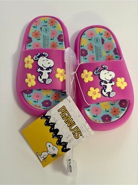 Peanuts Girls' Pink Snoopy Floral Slide Sandals